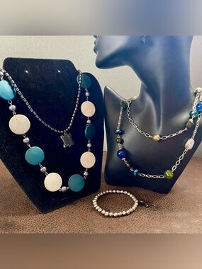 Teal & Cream Disc Statement Coastal Necklace - Hematite Sea Turtle